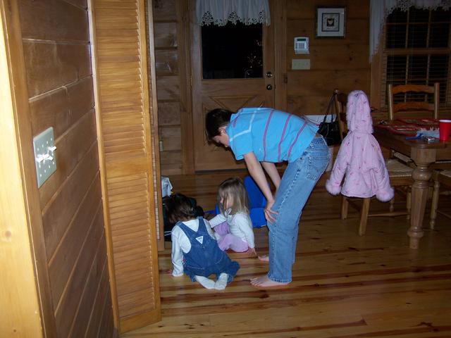 Austin Playing With Zoee' And Karli.