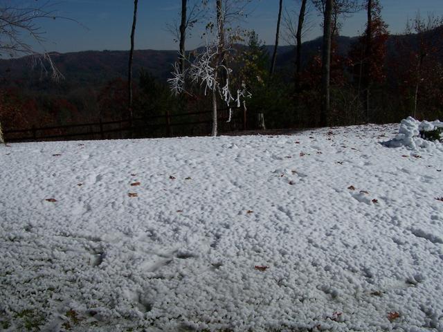 snowmaking next morning 001